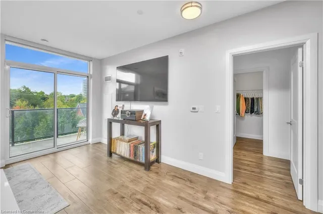 Additional image 12 of 399 Queen St S Unit 211