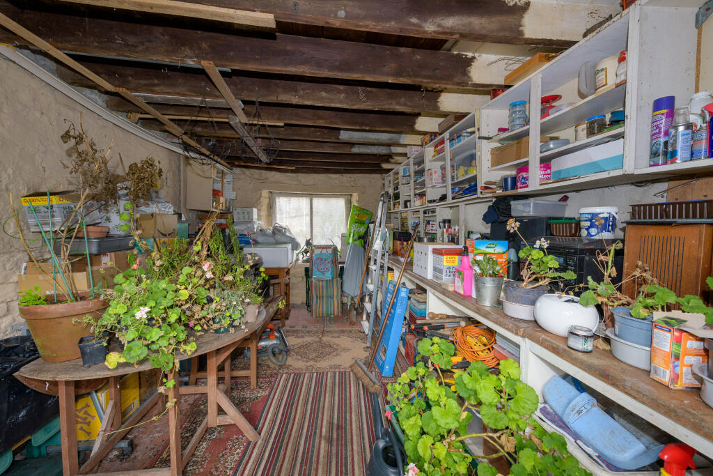 Additional image 24 of Leigh Road, Street