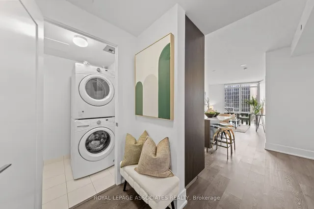 Additional image 20 of 15 Merchants' Wharf Unit 507