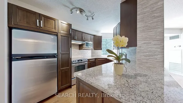 Additional image 10 of 10 Yonge St Unit 413