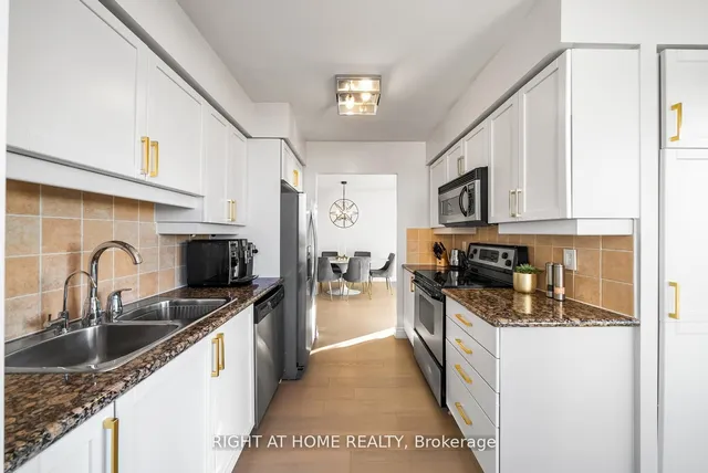 Additional image 16 of 80 Harrison Garden Blvd Unit 1122