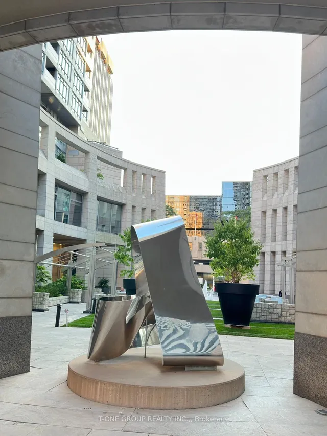 Additional image 12 of 2181 Yonge St Unit 1503