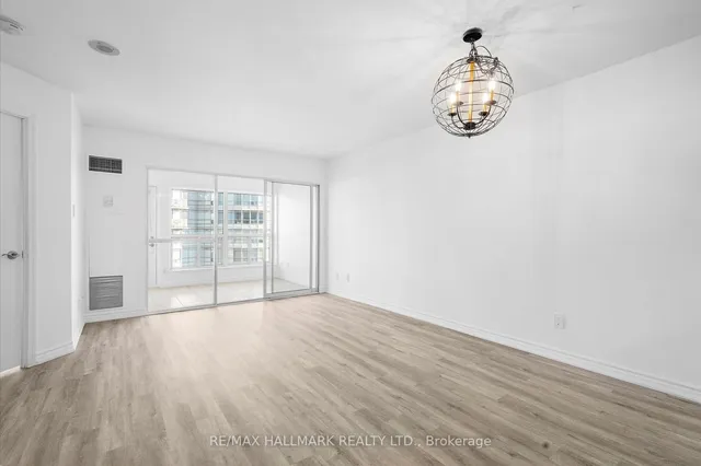 Additional image 7 of 600 Queens Quay Unit 906