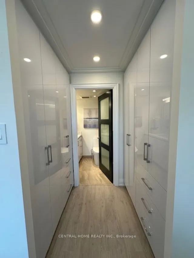 Additional image 11 of 55 Skymark Dr Unit 605