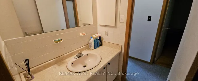 Additional image 15 of 18 Richgrove Dr