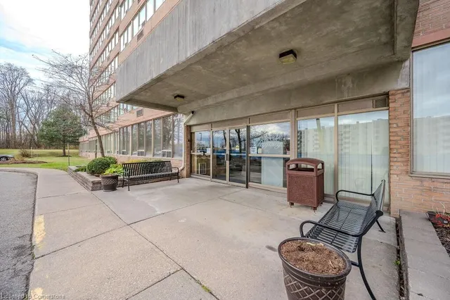 Additional image 8 of 3227 King St Unit 301