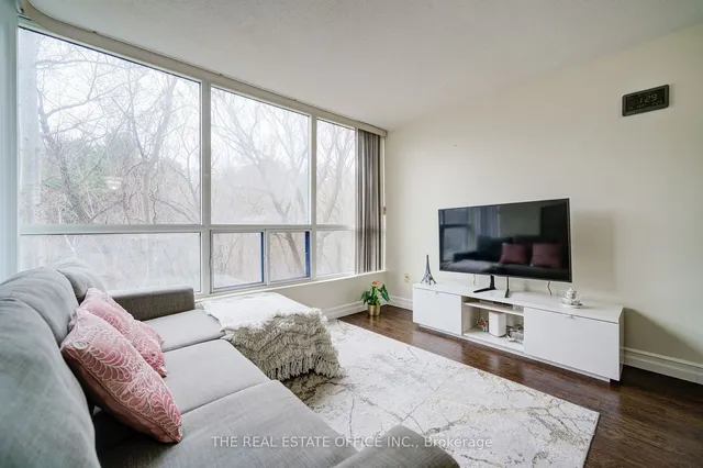 Additional image 4 of 3050 Ellesmere Rd Unit 310