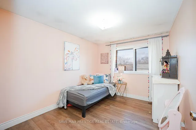 Additional image 25 of 84 WIMBLETON Cres