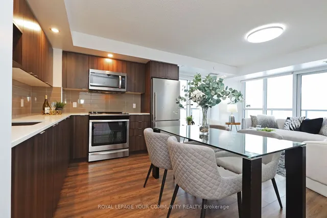 Additional image 20 of 225 Village Green Sq Unit 607