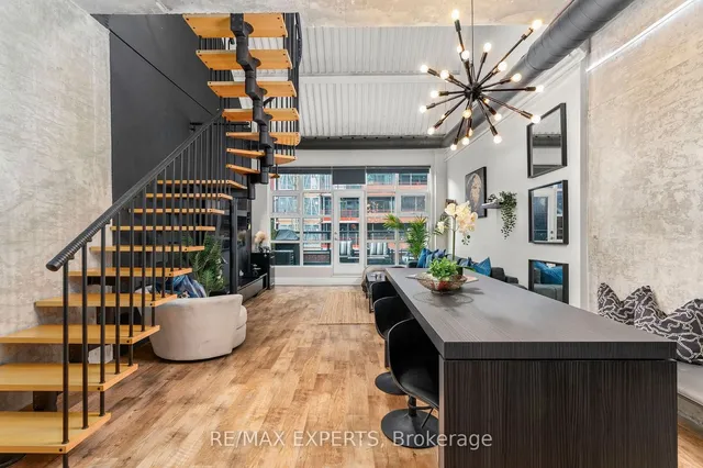 Primary image of 261 King St Unit 605