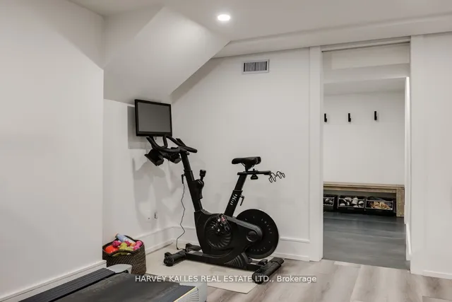 Additional image 31 of 90 Chatsworth Dr