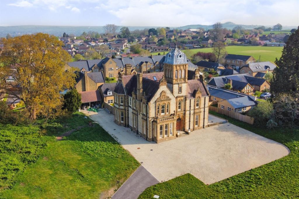 Additional image 16 of Priorygate Court, Castle Cary