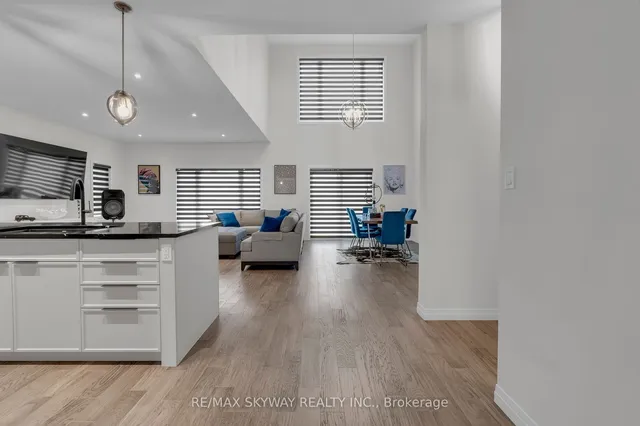 Additional image 8 of 972 Stonecliffe Walk Unit 18