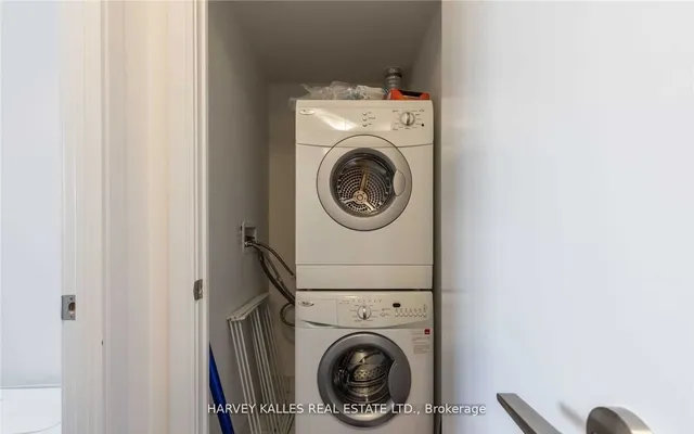 Additional image 10 of 255 VILLAGE GREEN Sq Unit 1208