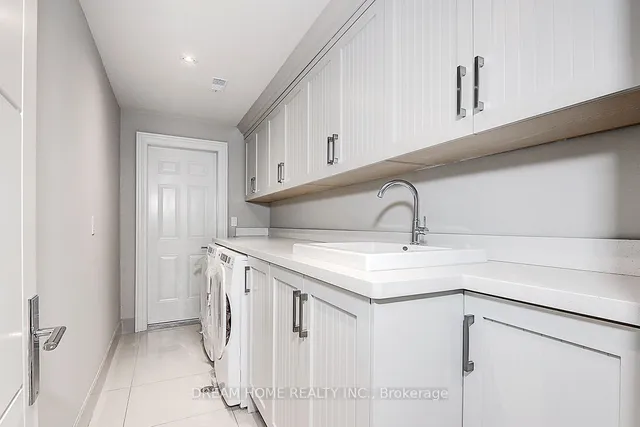 Additional image 37 of 225 Dunforest Ave