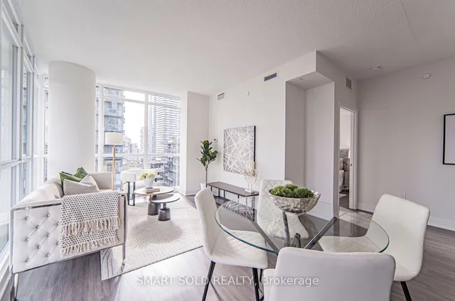 Additional image 17 of 30 Roehampton Ave Unit 1210