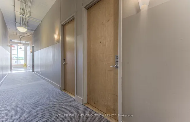 Additional image 24 of 404 King Street West St Unit 306