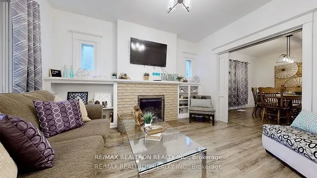 Additional image 8 of 12 Lark St