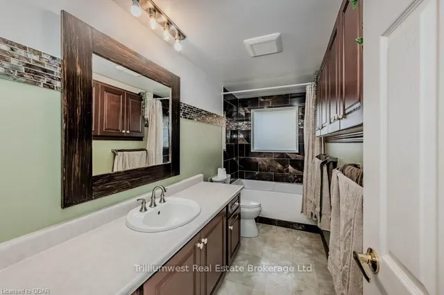 Additional image 26 of 122 MARTINGLEN Cres