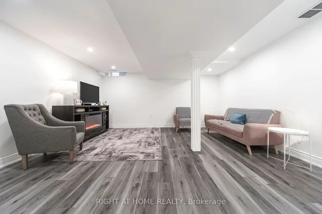 Additional image 33 of 12 Lace Fernway