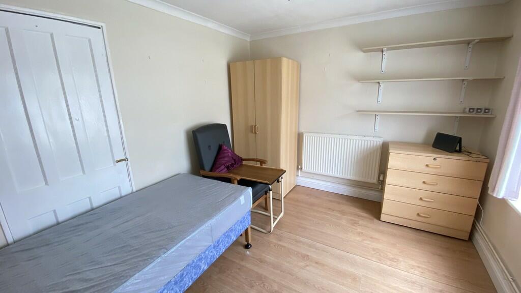 Additional image 2 of Oldfield Park, Westbury