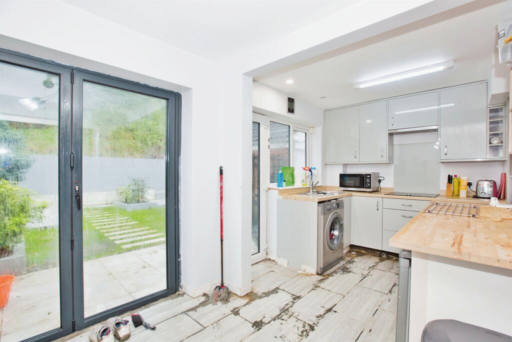 Additional image 13 of Plantagenet Chase, Yeovil