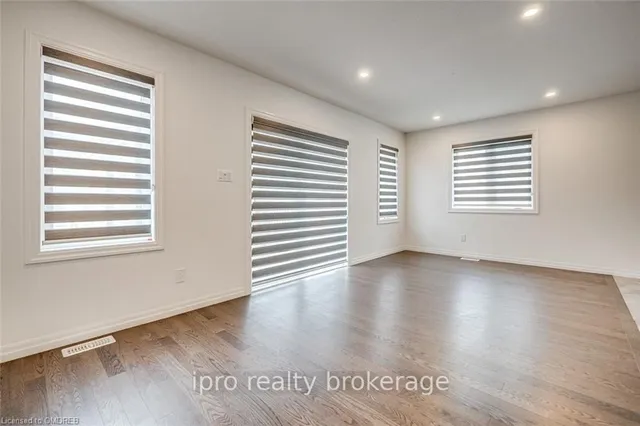 Additional image 13 of 11 SHEDROW Pl