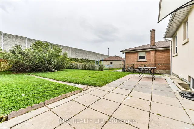 Additional image 34 of 135 Downsview Ave