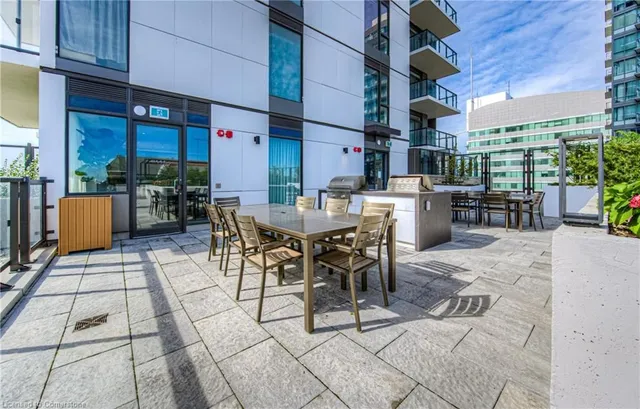 Additional image 19 of 55 Duke St Unit 2207