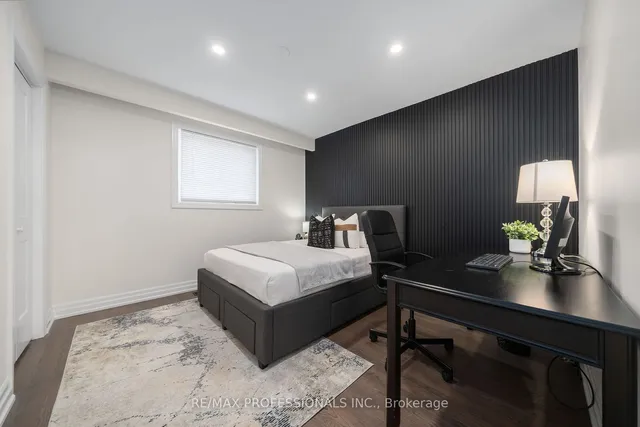 Additional image 25 of 182 Gracefield Ave