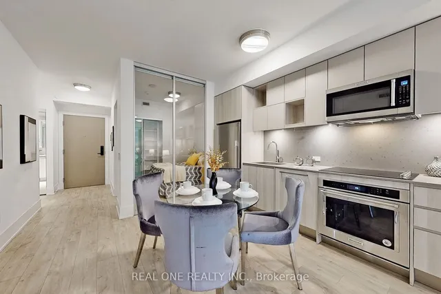 Additional image 19 of 118 Merchants' Wharf Unit 320