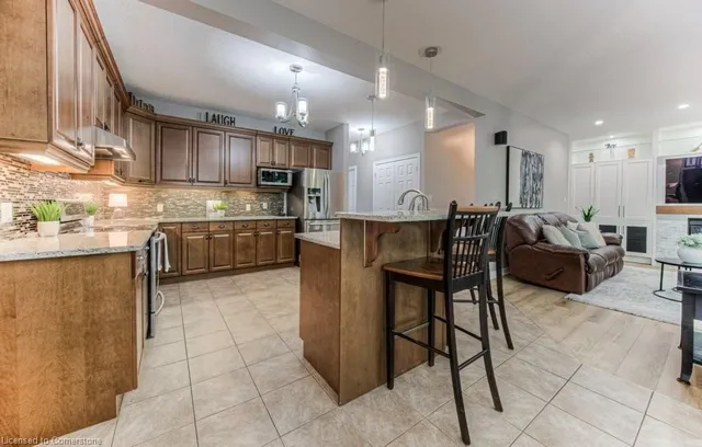 Additional image 16 of 55 Wagon St