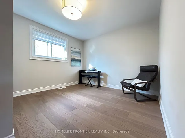 Additional image 20 of 110 Elise Terr