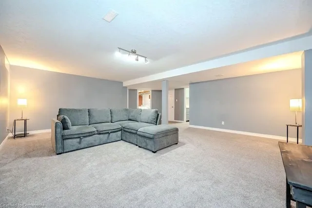 Additional image 31 of 57 Tinatawa Crt