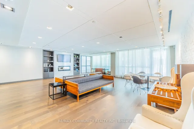 Additional image 30 of 210 Simcoe St Unit 1210