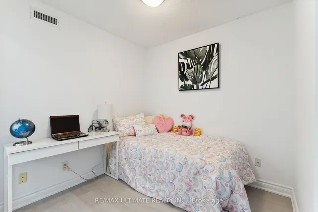 Additional image 10 of 2 Clairtrell Rd Unit #1008