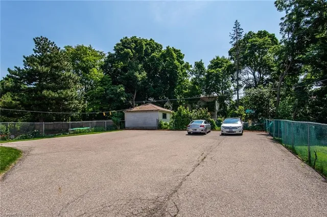 Additional image 6 of 109 College St