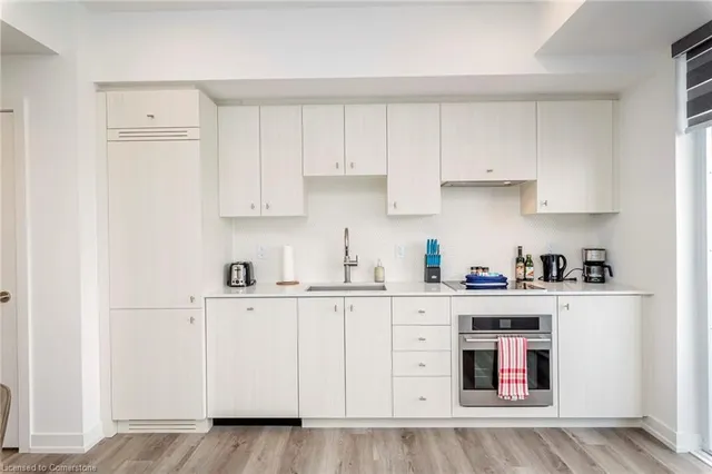 Additional image 21 of 15 Wellington St Unit 612