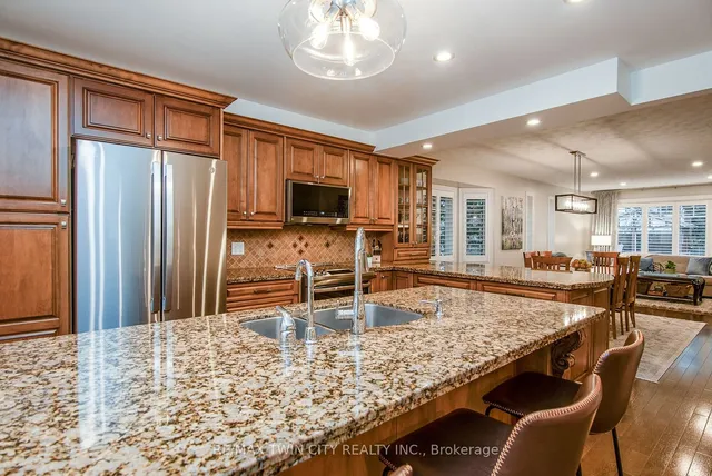 Additional image 14 of 33 Woodview Cres