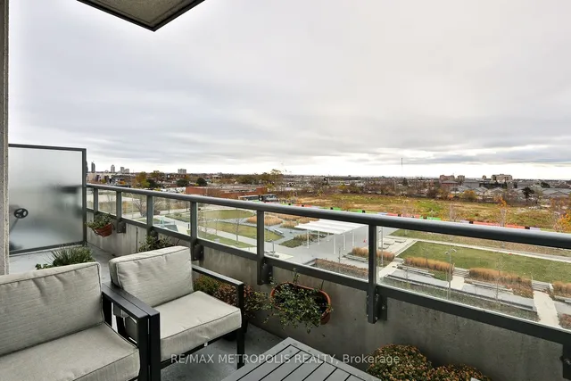 Additional image 20 of 15 Zorra St Unit 404