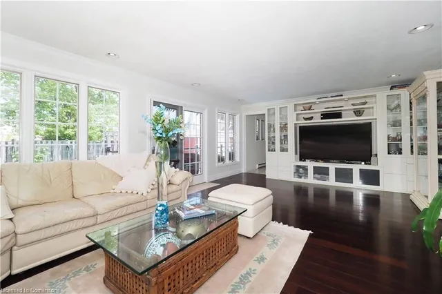 Additional image 19 of 718 Rockway Dr