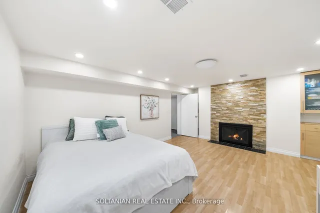 Additional image 28 of 38 Citation Dr