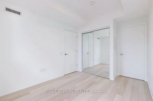 Additional image 7 of 39 Roehampton Ave Unit 314