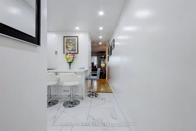 Additional image 5 of 5 SUNNY GLENWAY Unit 320