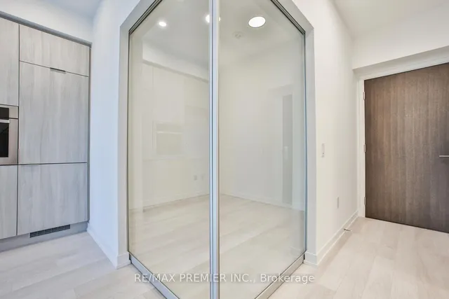 Additional image 9 of 39 Roehampton Ave Unit 3010