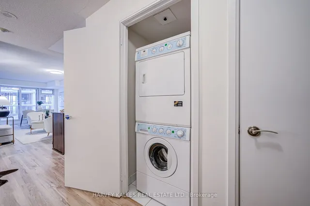 Additional image 36 of 2181 Yonge St Unit 2503