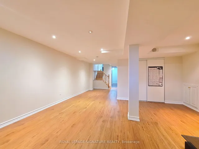 Additional image 35 of 54 Wyper Sq