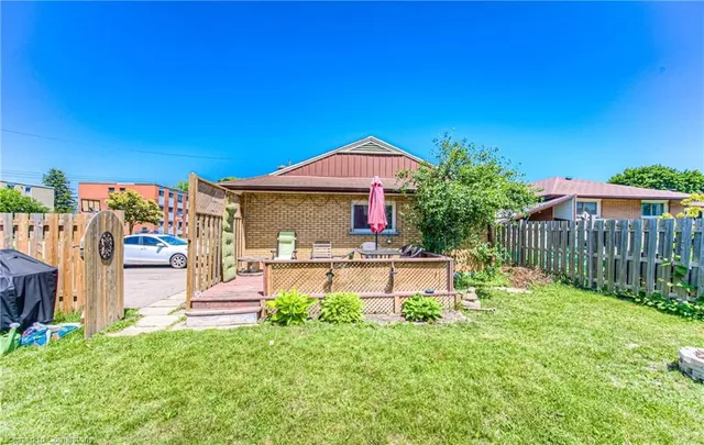 Additional image 32 of 27 Weichel St