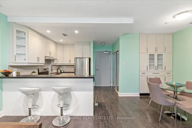 Additional image 6 of 393 King St Unit 806
