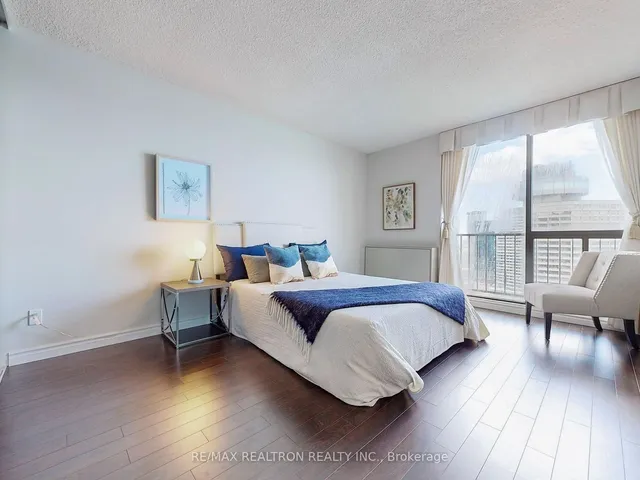 Additional image 21 of 33 Harbour Sq Unit 3004